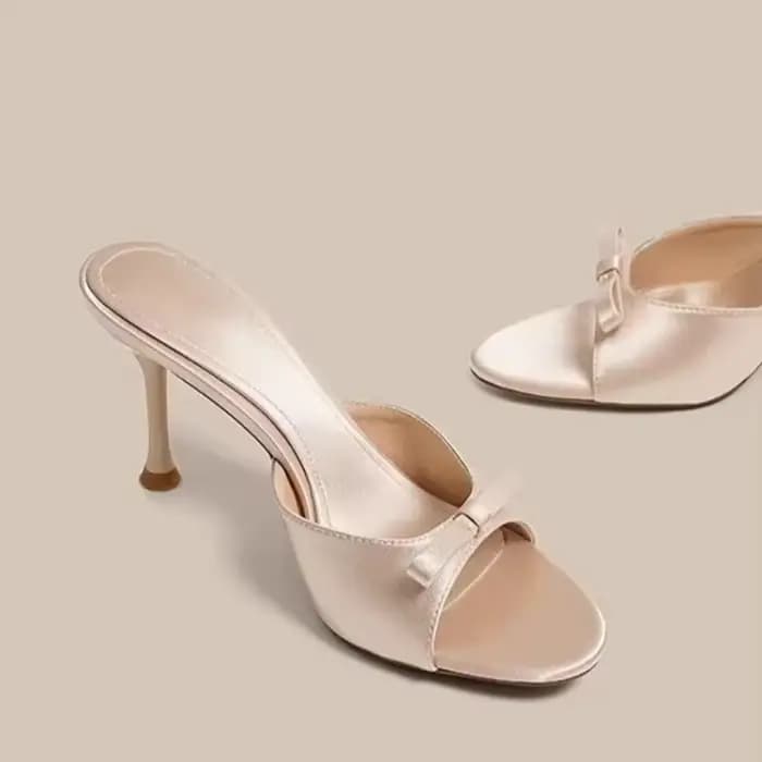 Sandales à talons hauts à bout rond et ouvert avec nœud