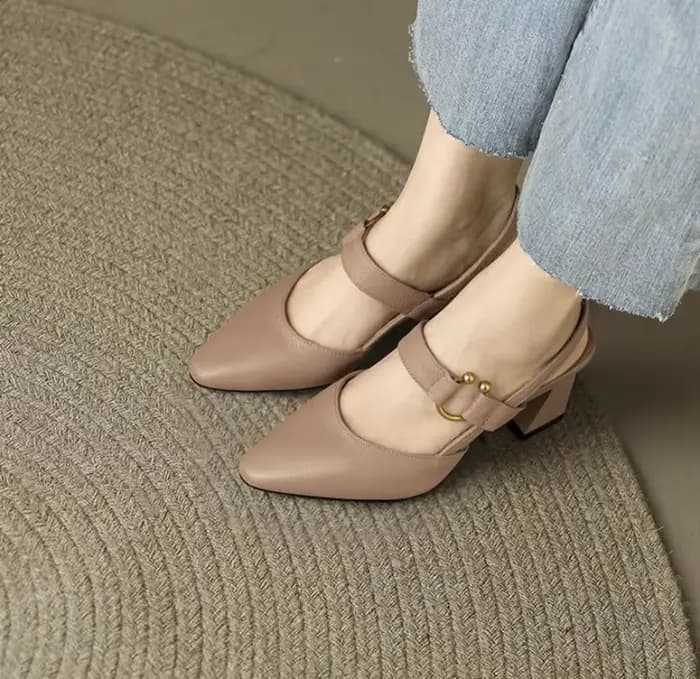 Chaussures blanches pour femmes été 2025 pour le travail de bureau avec talons moyens