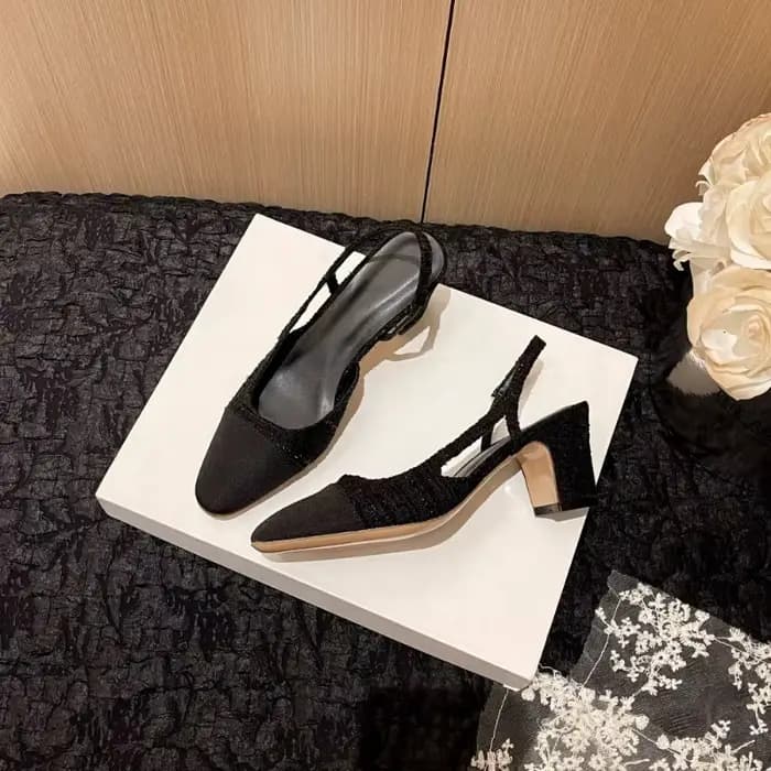 Nouvelles chaussures pour femmes