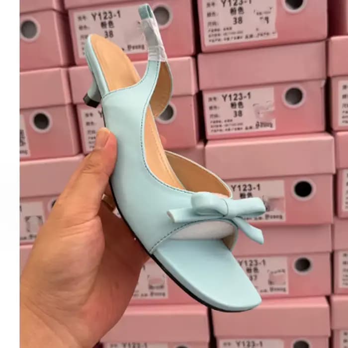 Sandales à talons hauts bleu clair à nœud