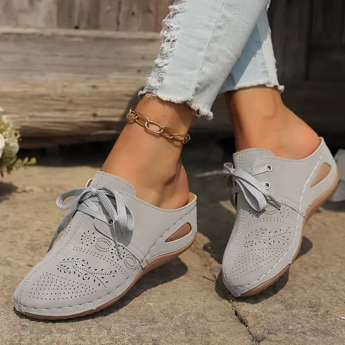 Sandales élégantes à talons compensés de couleur unie pour femmes – Chaussures à plateforme confortables à enfiler avec tige en simili cuir et semelle en caoutchouc