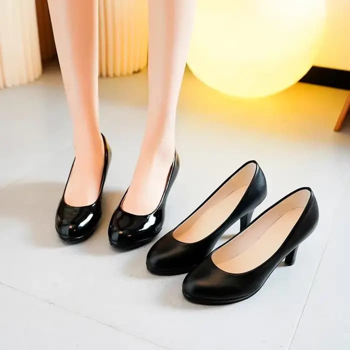 Escarpins légers couleur chair à talons hauts pour femmes