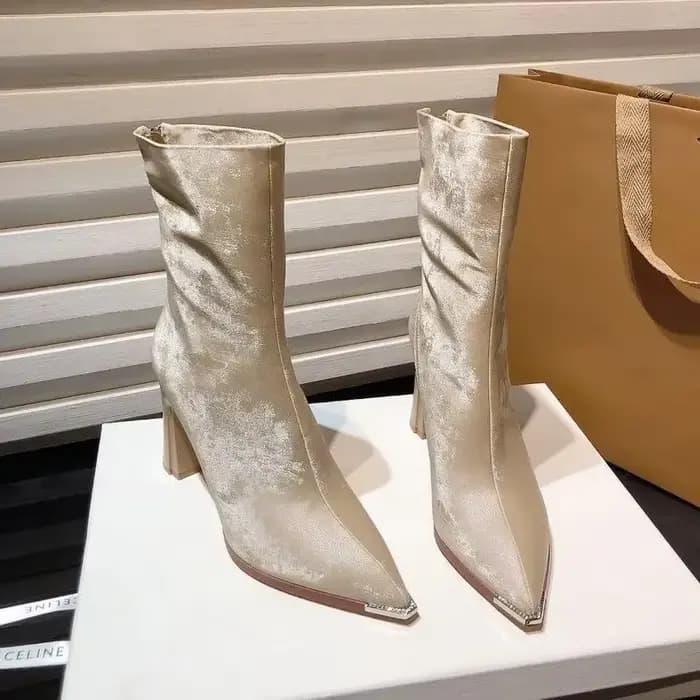 Chaussures mi-mollet pour femmes