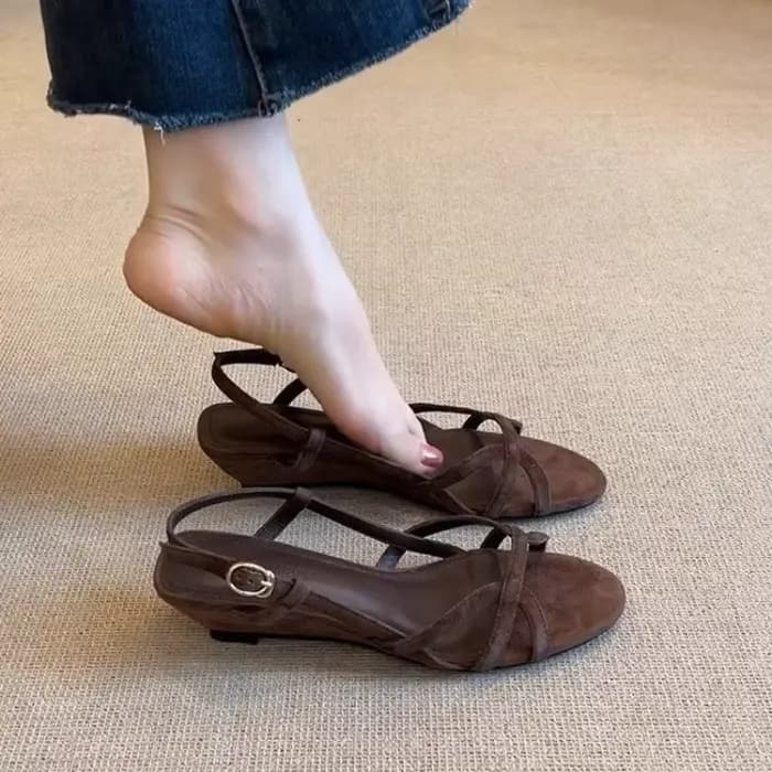 Sandales pour femmes nouveau à la mode décontracté confort bout pointu graphiques géométriques talon câble sandales de bureau 2025 talons hauts populaires