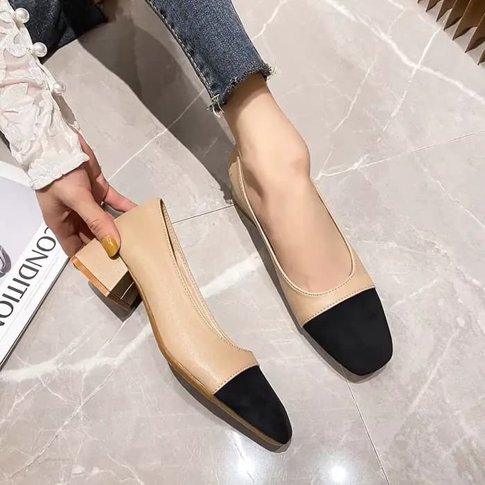 Escarpins patchwork en cuir noir et beige pour femmes