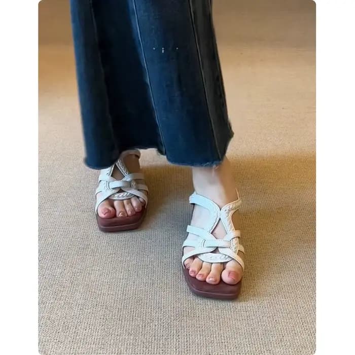 Sandales compensées vintage françaises en peau de mouton pour femme