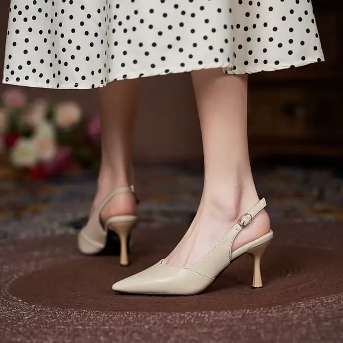 Talons hauts africains fins pour femmes