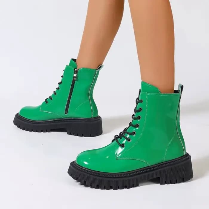 Bottines de moto à lacets en cuir verni pour femme