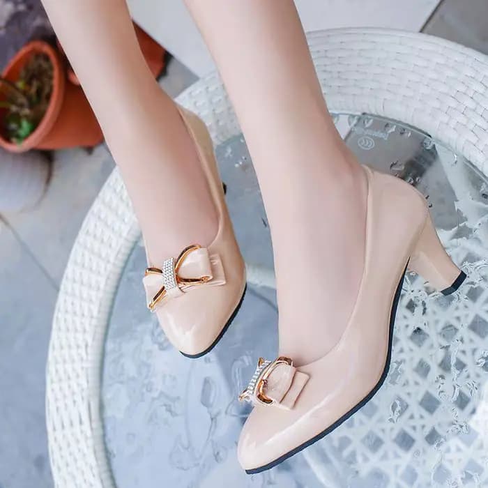 Talons hauts et bas en cuir verni pour femmes
