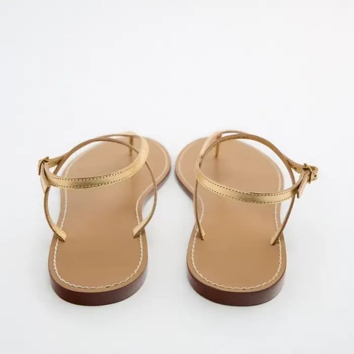 Sandales plates pour femmes Été 2026 : Style féerique et épuré avec une seule bride et bout fermé