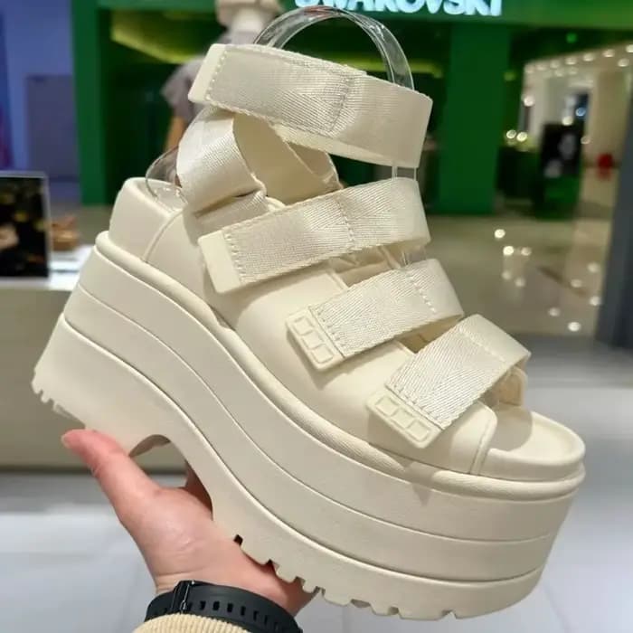 Nouvelles sandales pour femmes