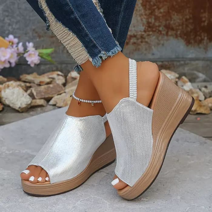Sandales compensées à plateforme dorée pour femmes