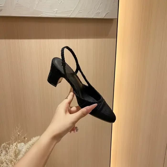 Nouvelles chaussures pour femmes