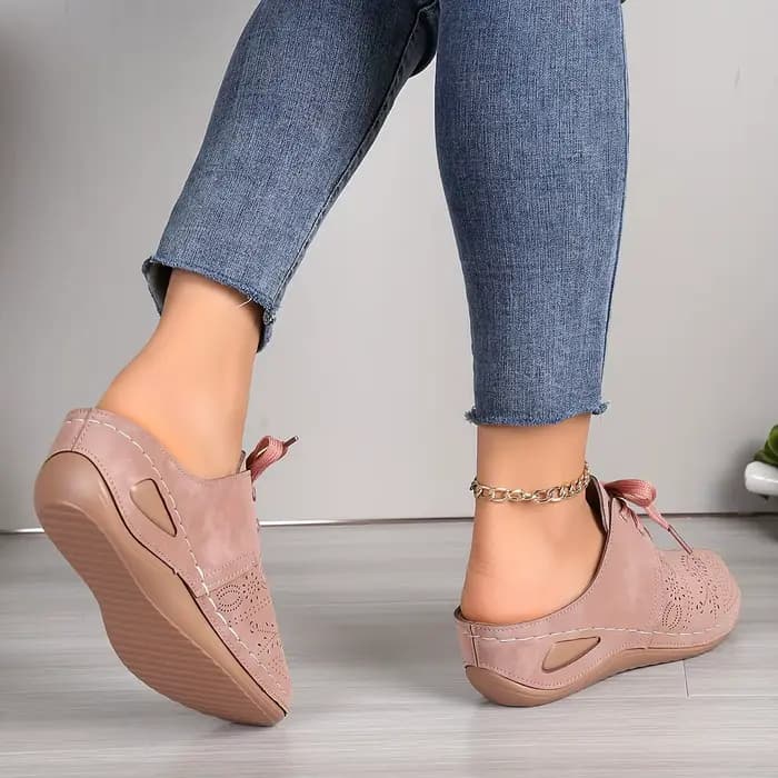 Sandales élégantes à talons compensés de couleur unie pour femmes – Chaussures à plateforme confortables à enfiler avec tige en simili cuir et semelle en caoutchouc
