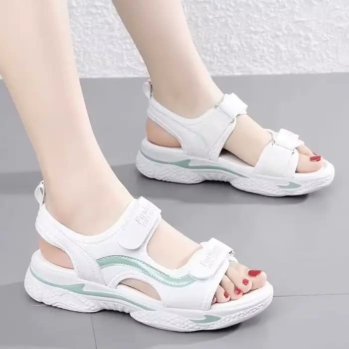 Femme chaussures plate-forme extérieure sandales en cuir pour femmes plage quotidien VIP Chic et élégant en gros confortable été 2025 H chaussure