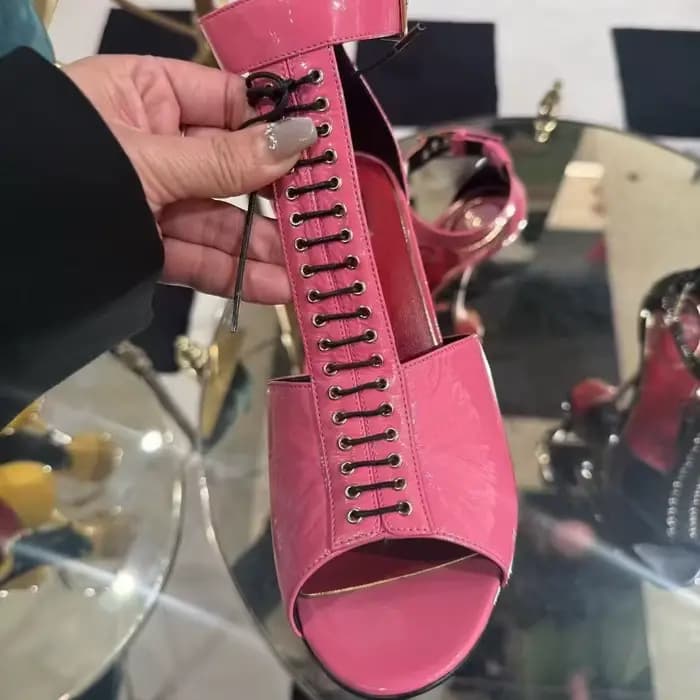 Nouvelles sandales d'été 2026 pour femme en cuir verni noir à lacets et bride cheville