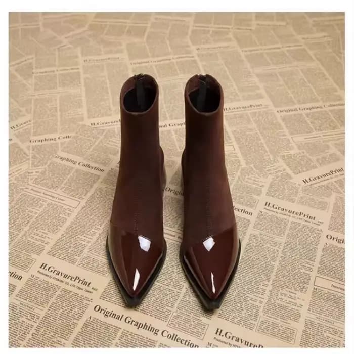 Bottines Chelsea pour femme en daim à talons épais mi-hauts et bout pointu