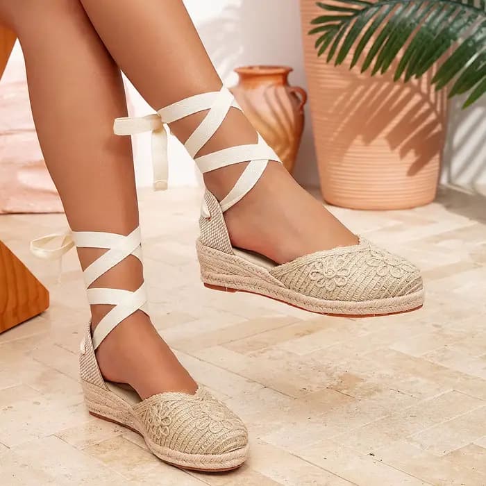 Espadrilles compensées pour femmes à bout fermé avec bride de cheville