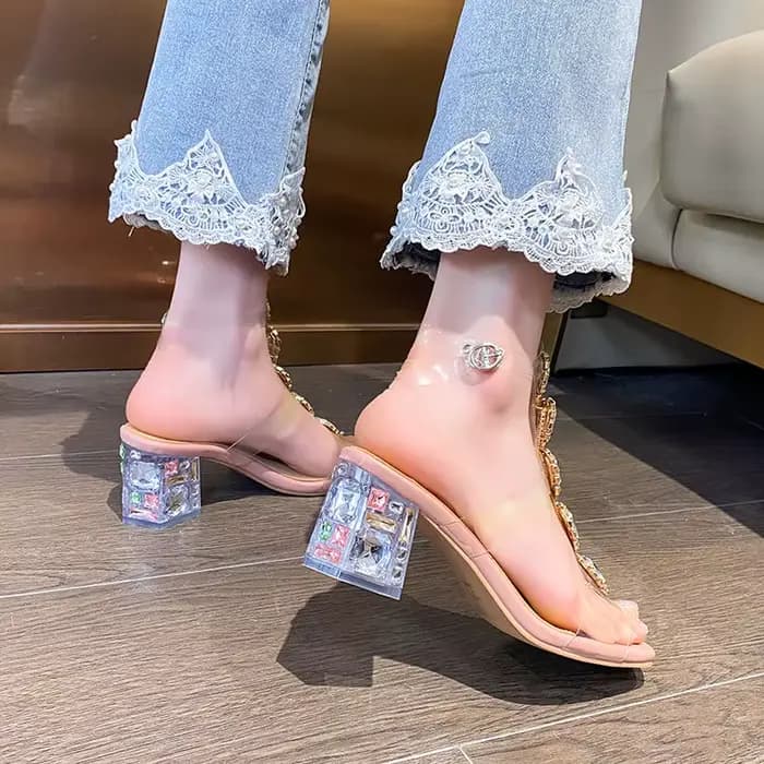 Sandales en plastique à talons bloc