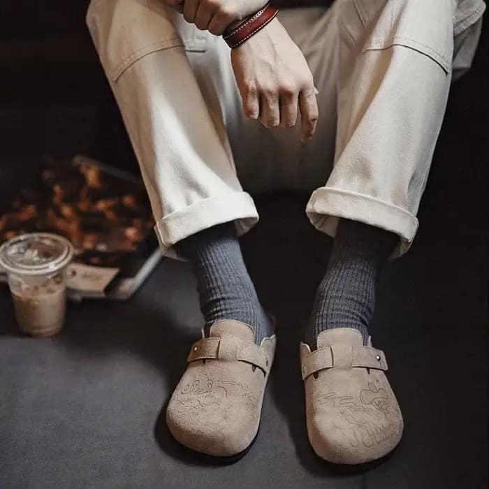 Maden Illustration Mules chaussures demi glisser fond épais vêtements chauds sandales
