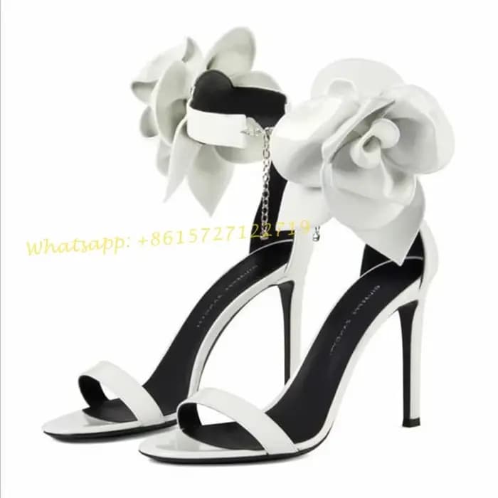 Sandales à talons de mariage à fleurs blanches pour femmes