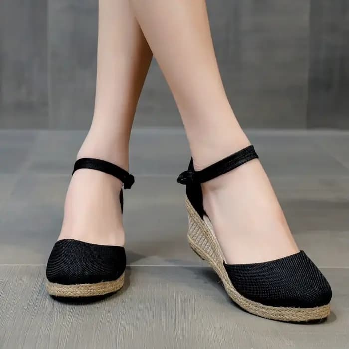 Sandales compensées tressées pour femme