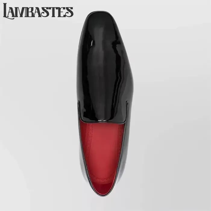 Mocassins à talon avec détails chaîne