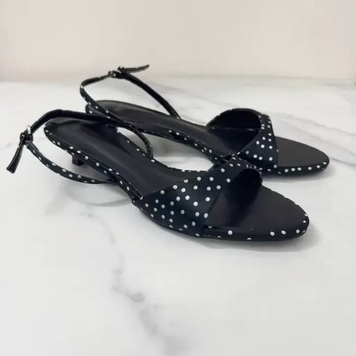 Talons chaton été 2026 femmes sandales modernes à pois Satin bout ouvert concis élégant marque Desinger haute qualité dames chaussures