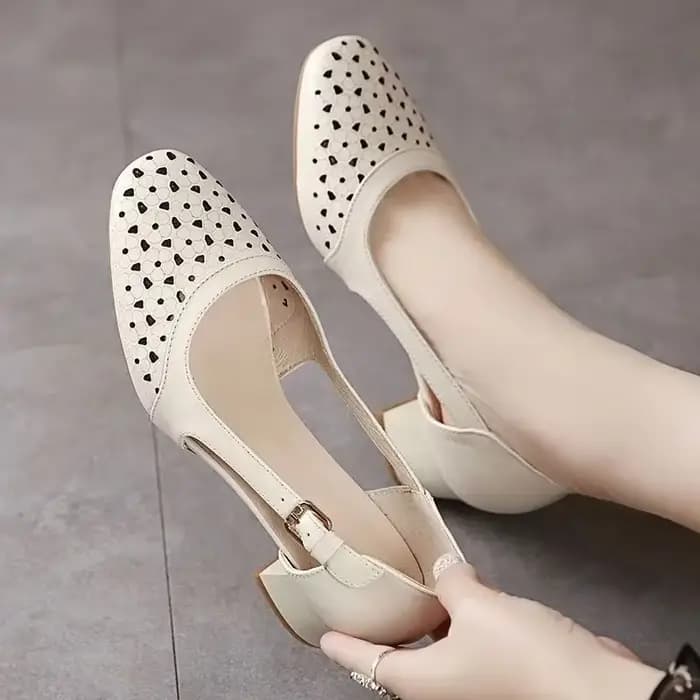 Chaussures pour femmes à talons moyens été 2025 sandales fermées pour femme chaussures en cuir travail de bureau carré Beige confort quotidien F H