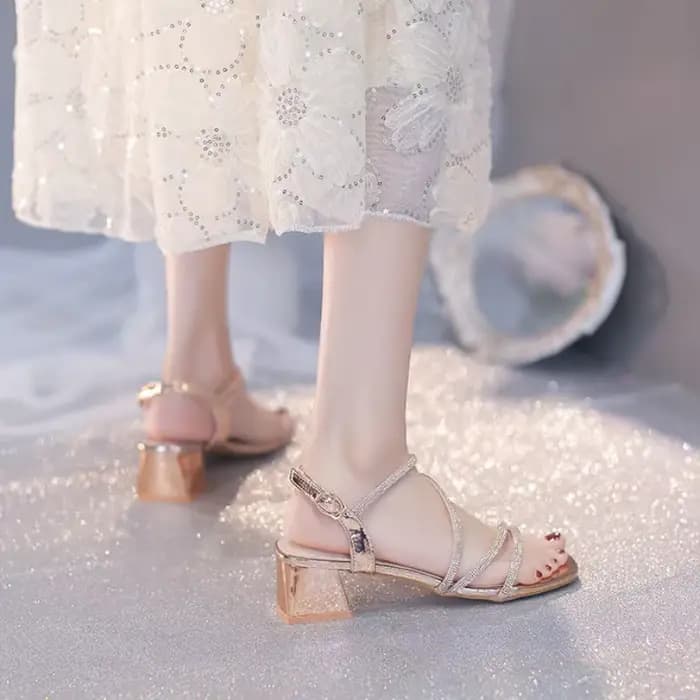 Été 2025 talons carrés dames chaussures strass chaussures sandales à bout ouvert pour les femmes diamant fête mariages tendance corée chaussure H