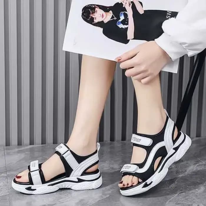 Femme chaussures plate-forme extérieure sandales en cuir pour femmes plage quotidien VIP Chic et élégant en gros confortable été 2025 H chaussure