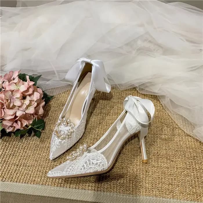 Talons blancs robe française chaussures de mariage dentelle
