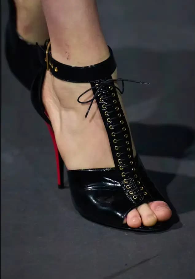 Nouvelles sandales d'été 2026 pour femme en cuir verni noir à lacets et bride cheville