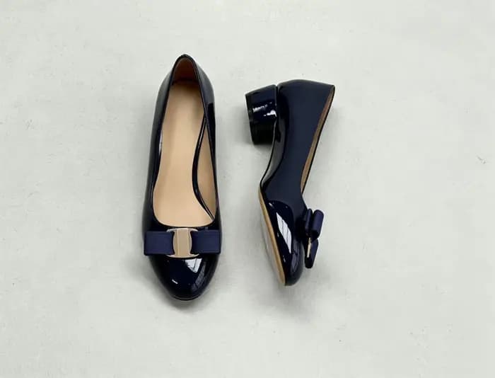Escarpins en cuir pour femmes avec nœud