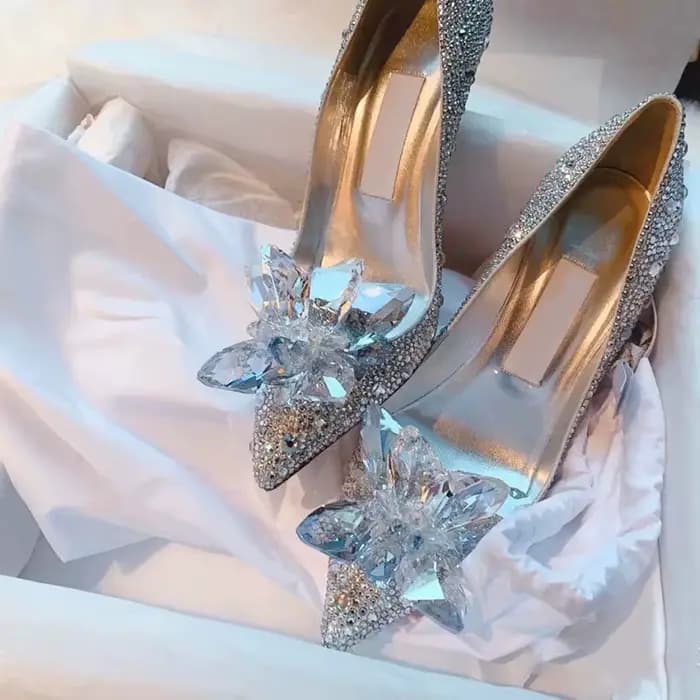 Chaussures de mariage à talons hauts argentés pour femmes