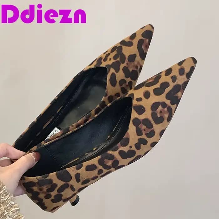 Chaussures de bureau imprimé léopard pour femmes