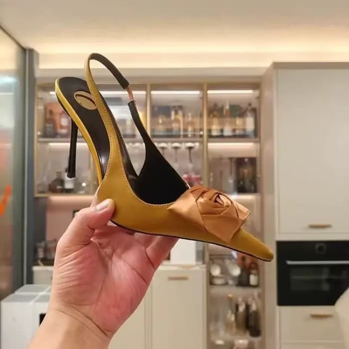 Nouvelles sandales à talons aiguilles pointues et fleuries pour femme, collection Printemps-Été 2026, tendance sexy et mode, à bride arrière