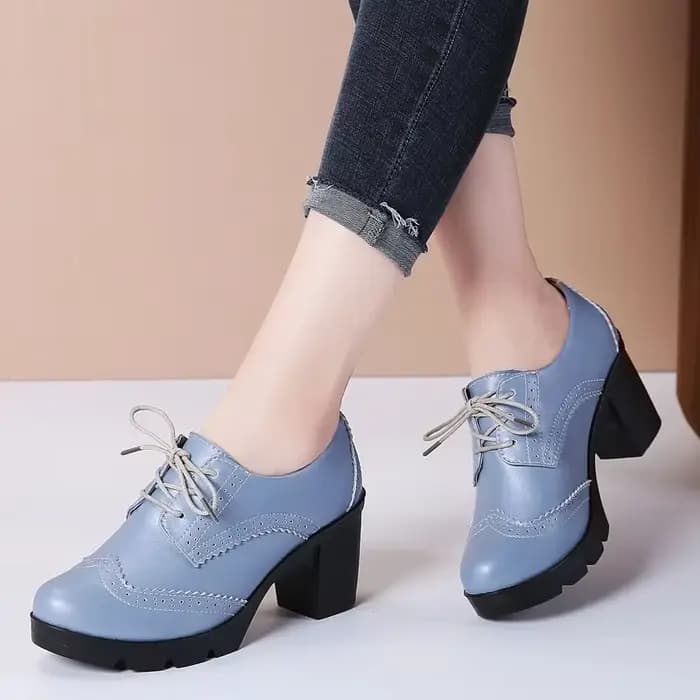 Escarpins à Talons Hauts et Carrés en Cuir group pour Femme