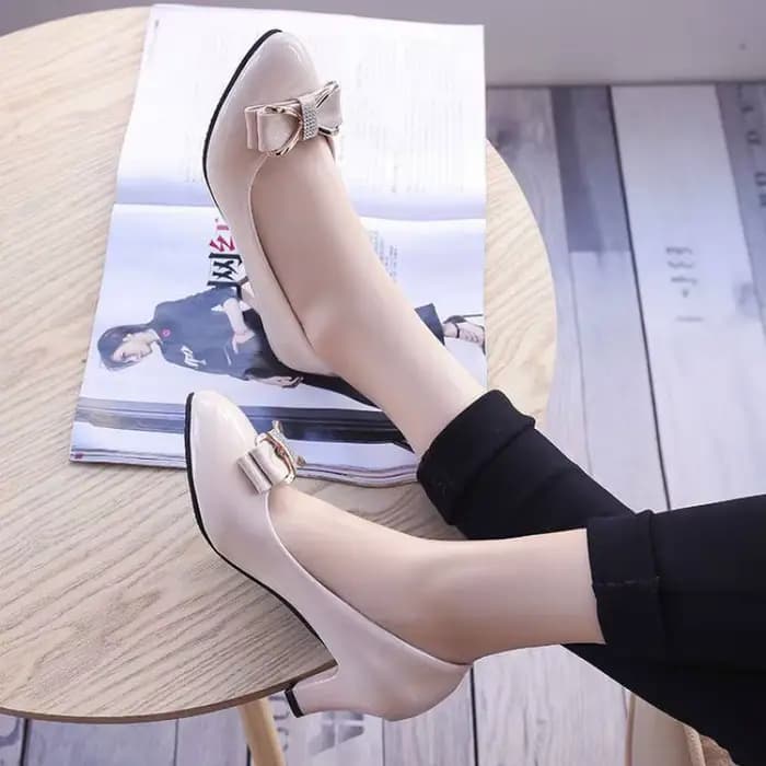 Talons hauts et bas en cuir verni pour femmes