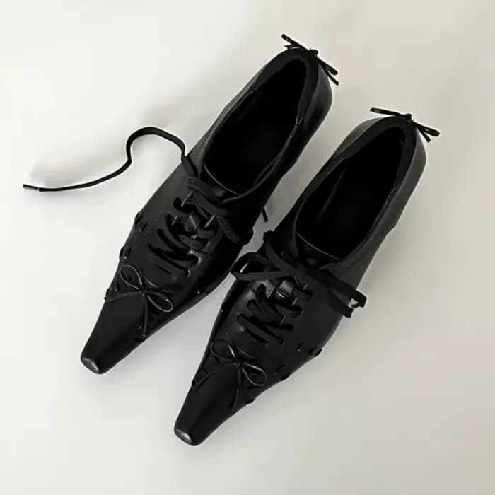 Chaussures de créateur à talons bas escarpins à bout pointu à lacets