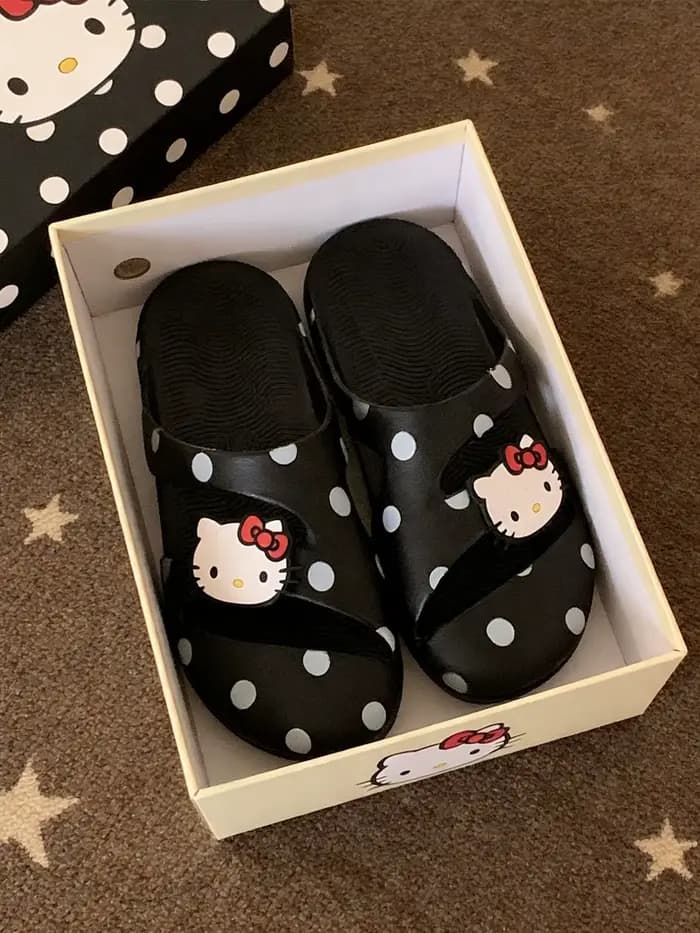 Sandales et pantoufles d'extérieur HelloKitty pour femme, été, mignonnes, antidérapantes, pour la natation, la plage, chaussures à trous.
