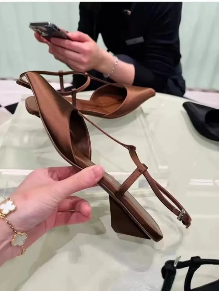 Chaussures de marque pour femmes, sandales Sexy à bout pointu, confortables, à talons bas, tendance, simples, polyvalentes, escarpins de grande taille