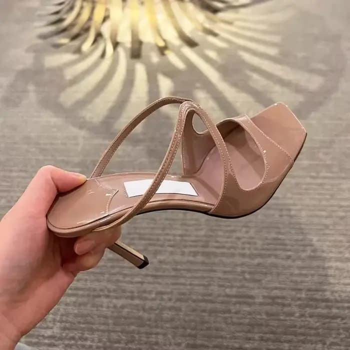 Sandales d'été couleur chair pour femmes