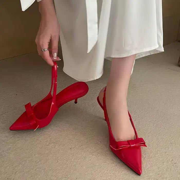 Chaussures à talons bas rouges pour femmes