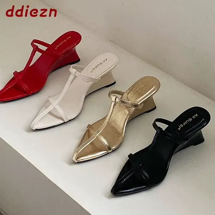 Nouvelles sandales compensées à bride en T pour femme