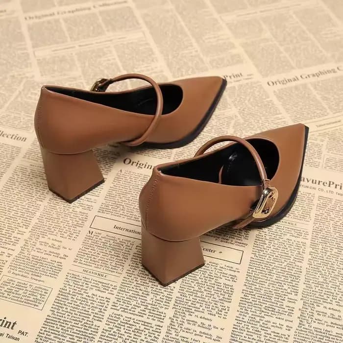 Nouvelles Chaussures de Ville Printemps 2026 pour Femme – Escarpins Élégants à Bout Pointu et Talon Épais en Cuir