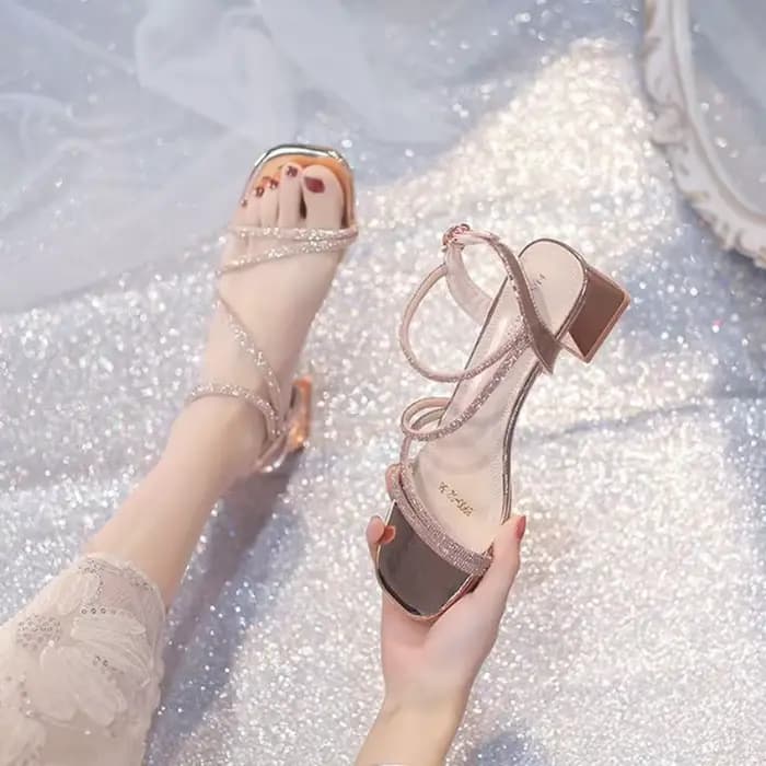 Été 2025 talons carrés dames chaussures strass chaussures sandales à bout ouvert pour les femmes diamant fête mariages tendance corée chaussure H