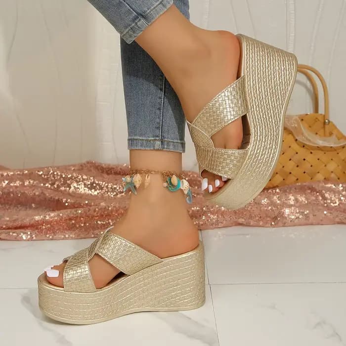 Sandales compensées vintage à rivets pour femme