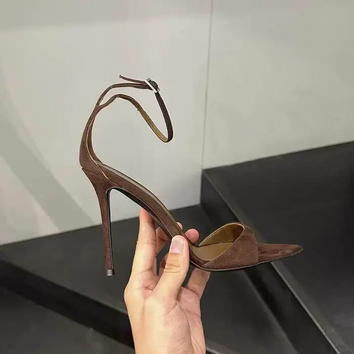 Sandales à talons hauts à bout pointu et talon fin