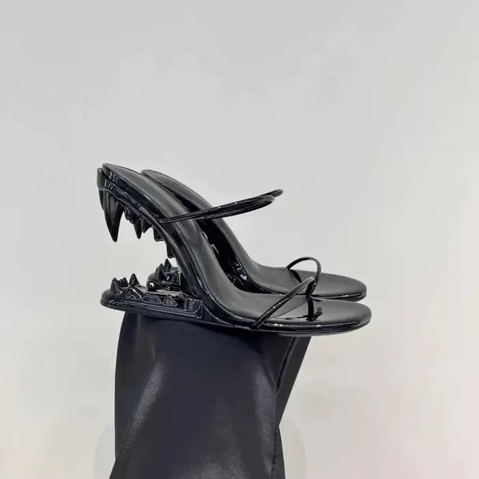 Sandales pour femmes à talon en métal doré en forme de dents